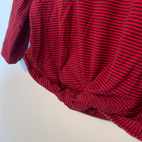 🌼TEES AND TANKS 3 FOR 25$🌼 Suzy Shier Long Sleeve Tee - Picture 2 of 4